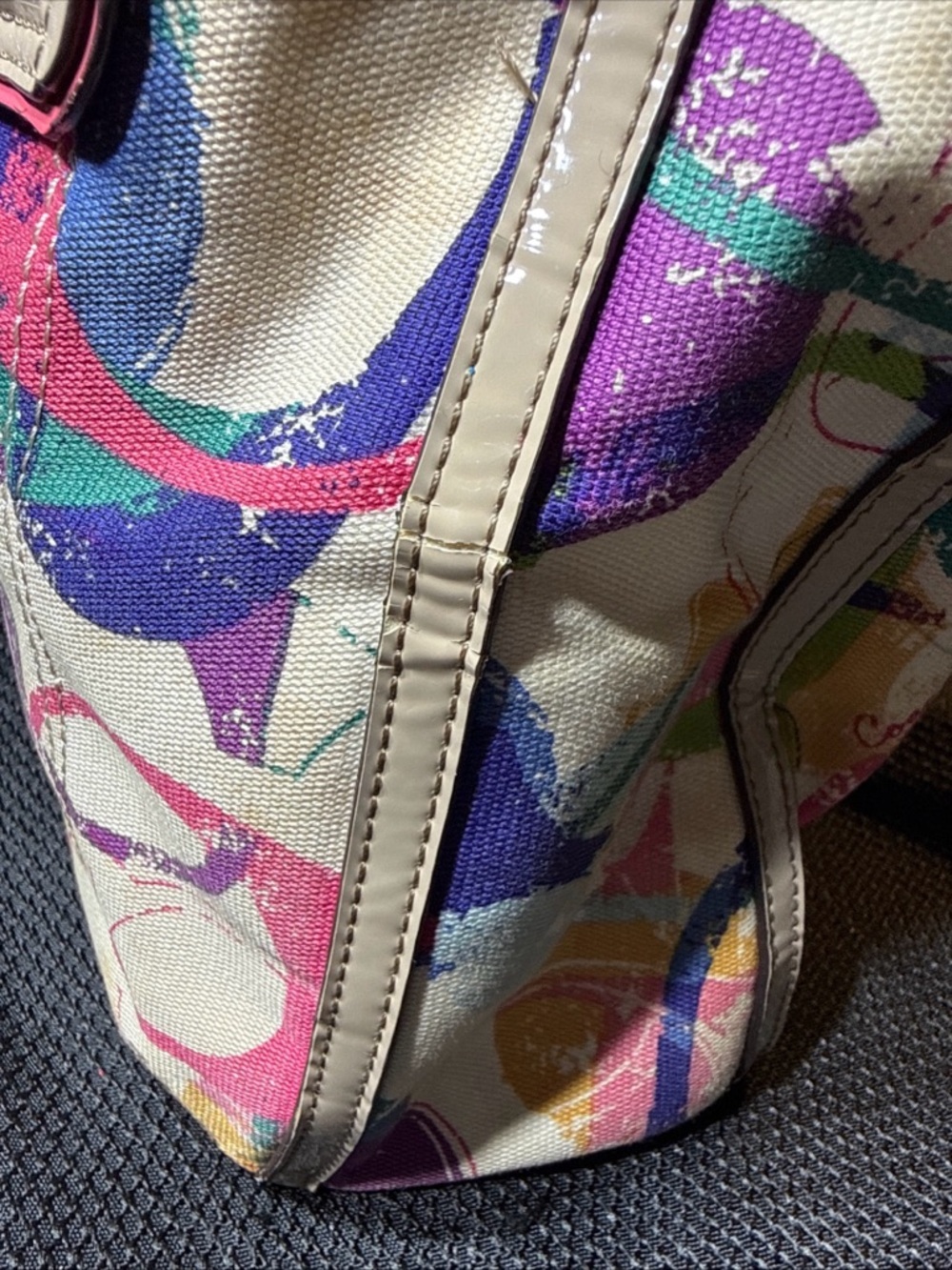 Coach Poppy Stamped C Hallie Tote handbag. Multicolor - Picture 8 of 17